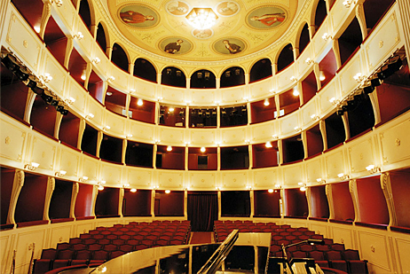 Apollo Municipal Theater